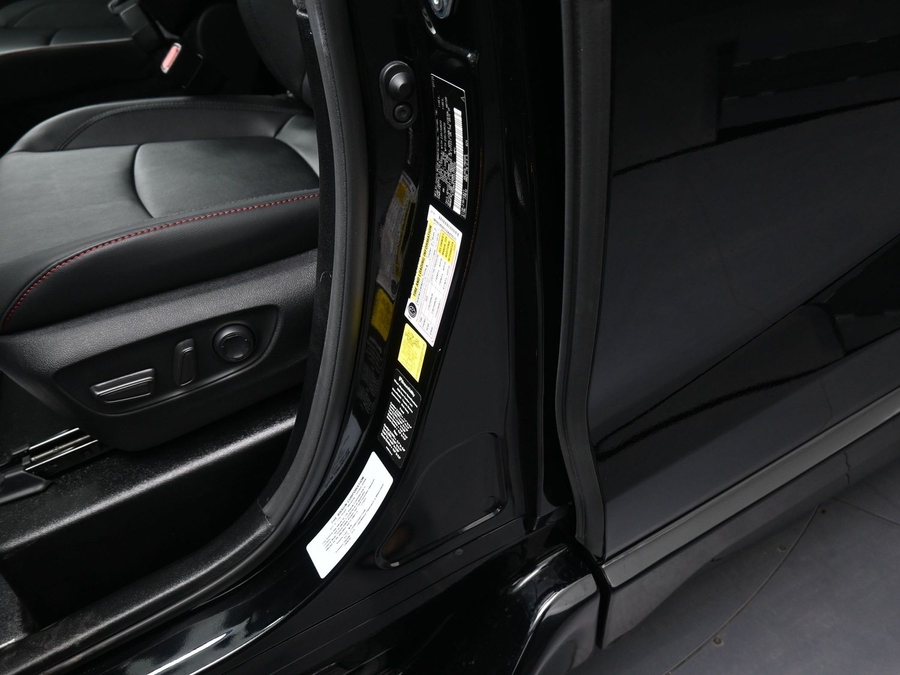 New 2025 Toyota Sienna Hybrid XSE Sport - BraunAbility Side Entry Entry Fold Out Automatic Ramp