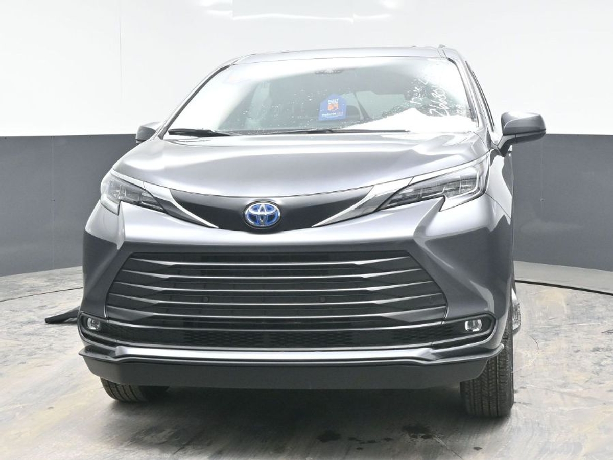 2025 TOYOTA SIENNA - Image 26