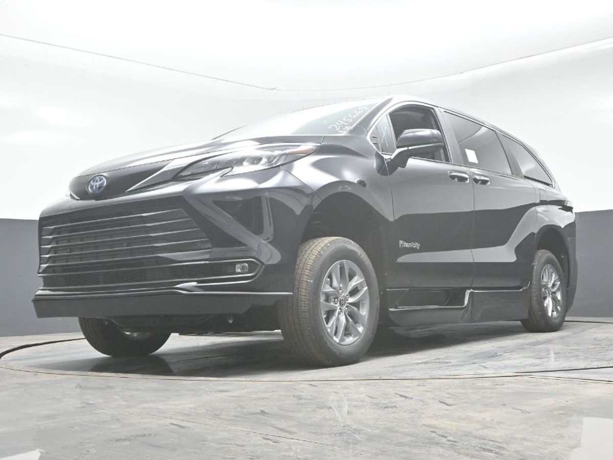 2025 TOYOTA SIENNA - Image 12