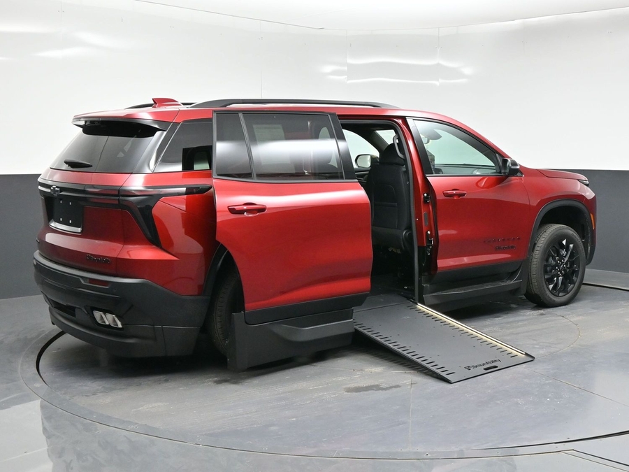 New 2026 Chevrolet Traverse 1LT Midnight - BraunAbility Side Entry In Floor Automatic Ramp