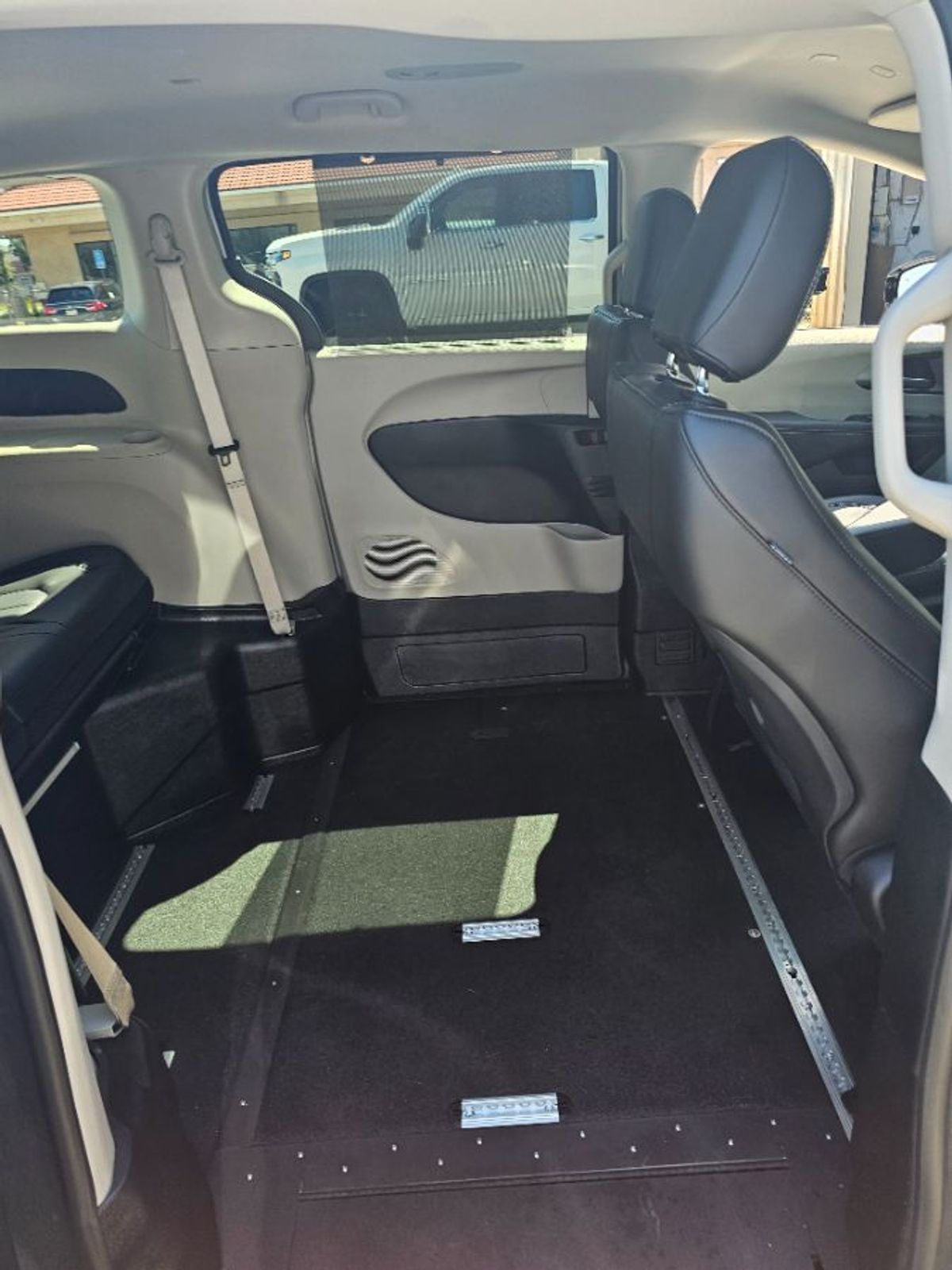 2024 CHRYSLER PACIFICA - Image 8