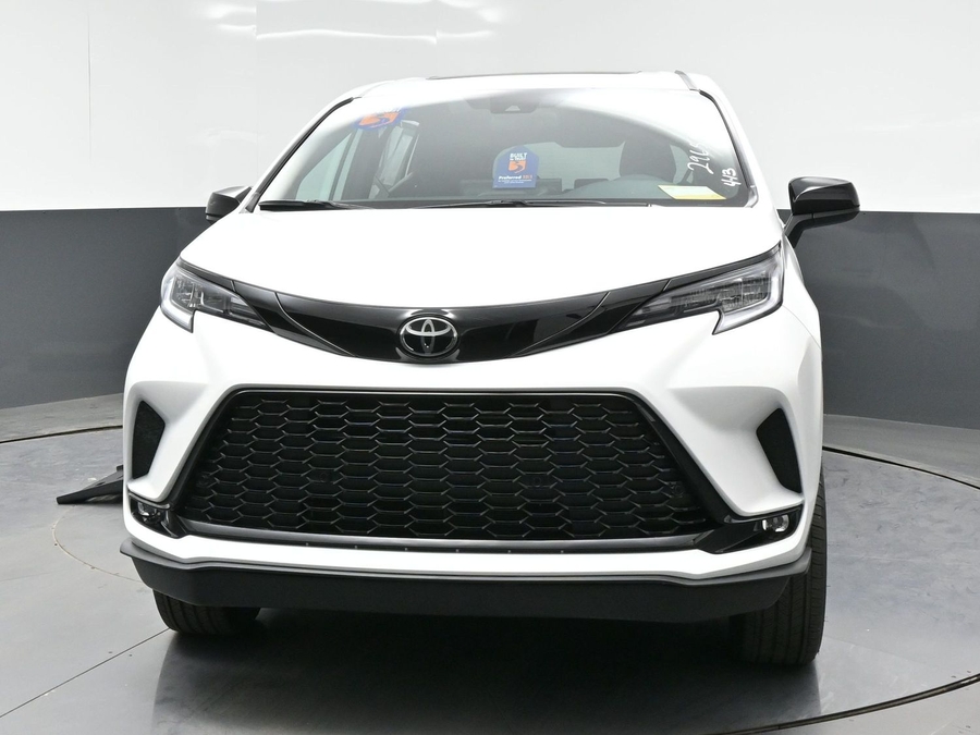 New 2026 Toyota Sienna Hybrid XSE Sport - BraunAbility Side Entry Entry Fold Out Automatic Ramp