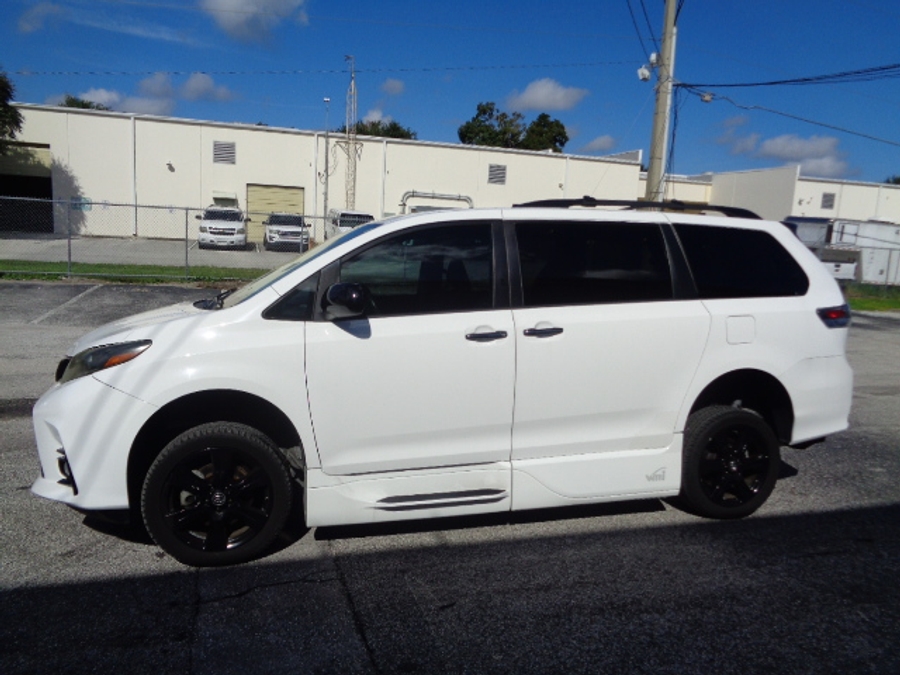 Used 2020 Toyota Sienna SE Premium - VMI Side Entry In Floor Automatic Ramp