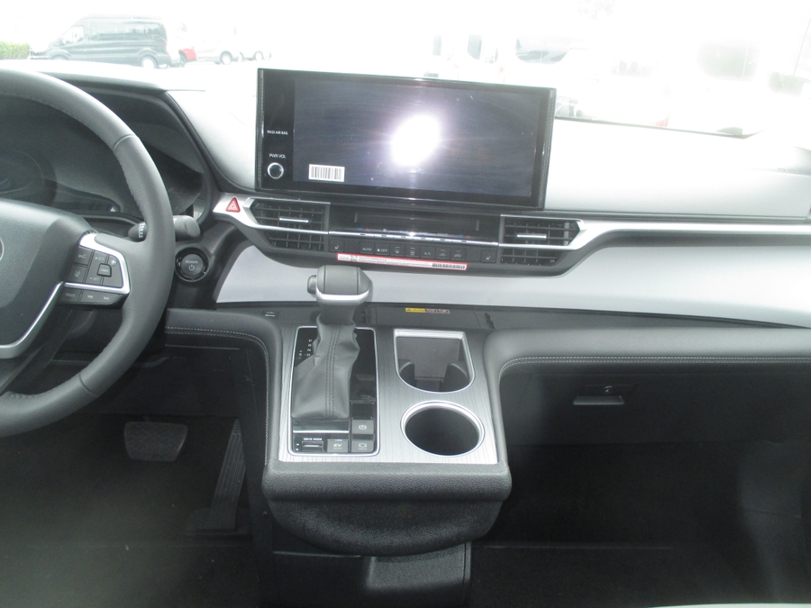 Black Toyota Sienna image number 14