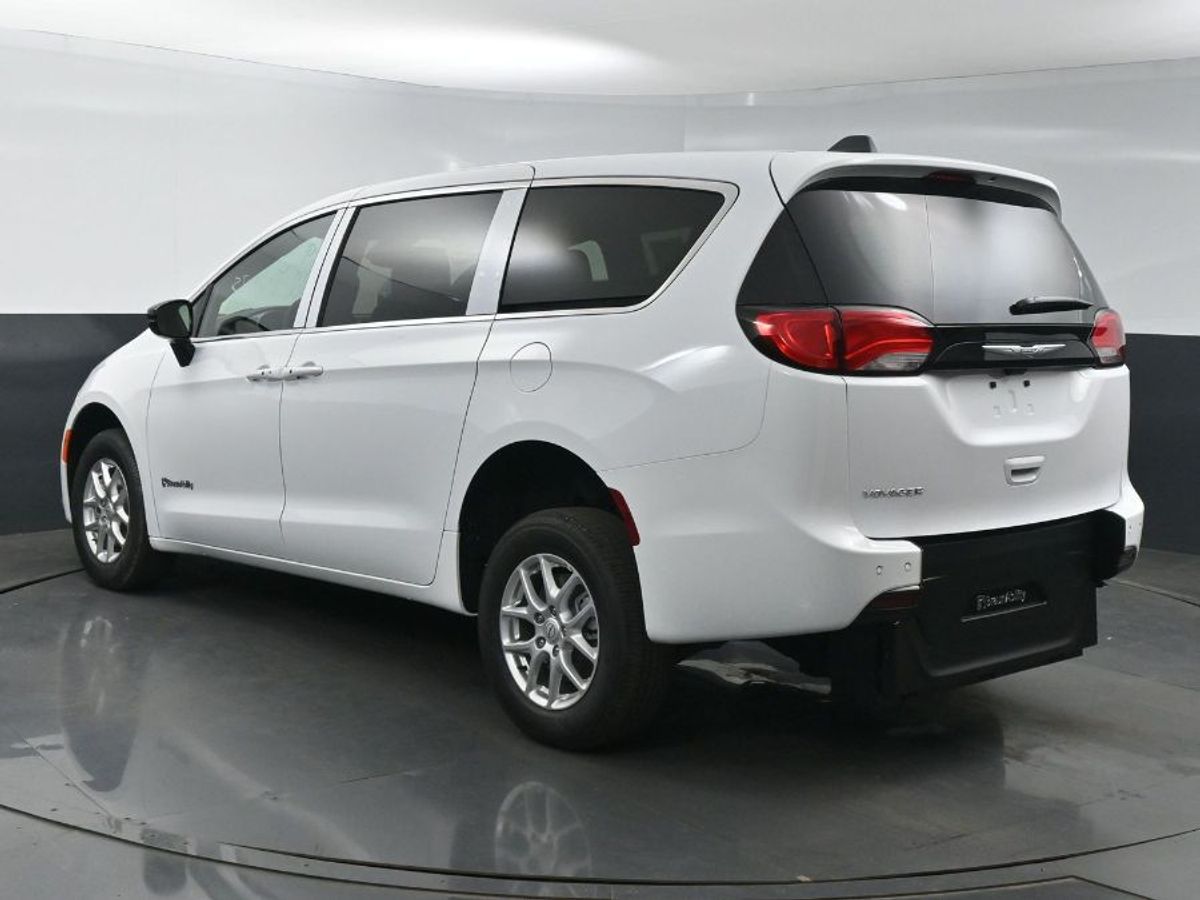 2025 CHRYSLER VOYAGER - Image 5