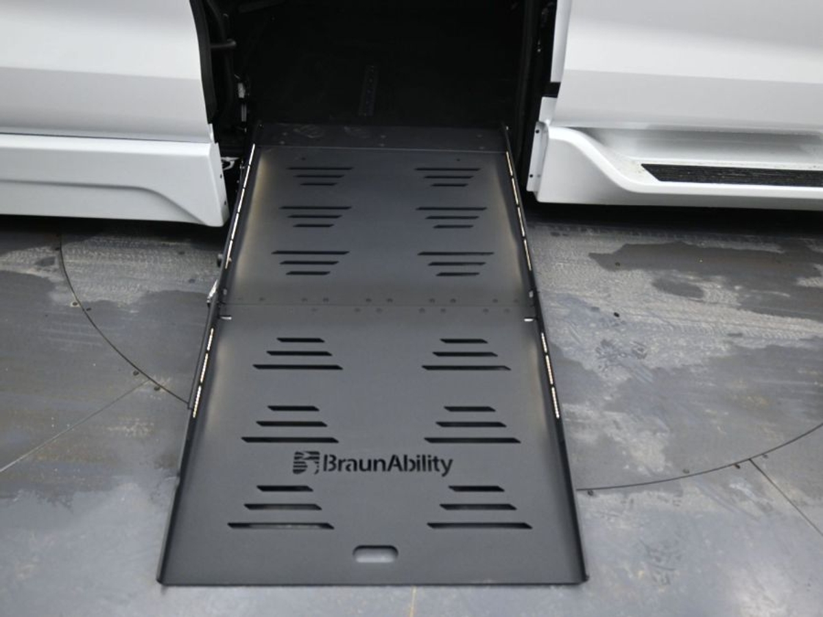 2025 TOYOTA SIENNA - Image 16