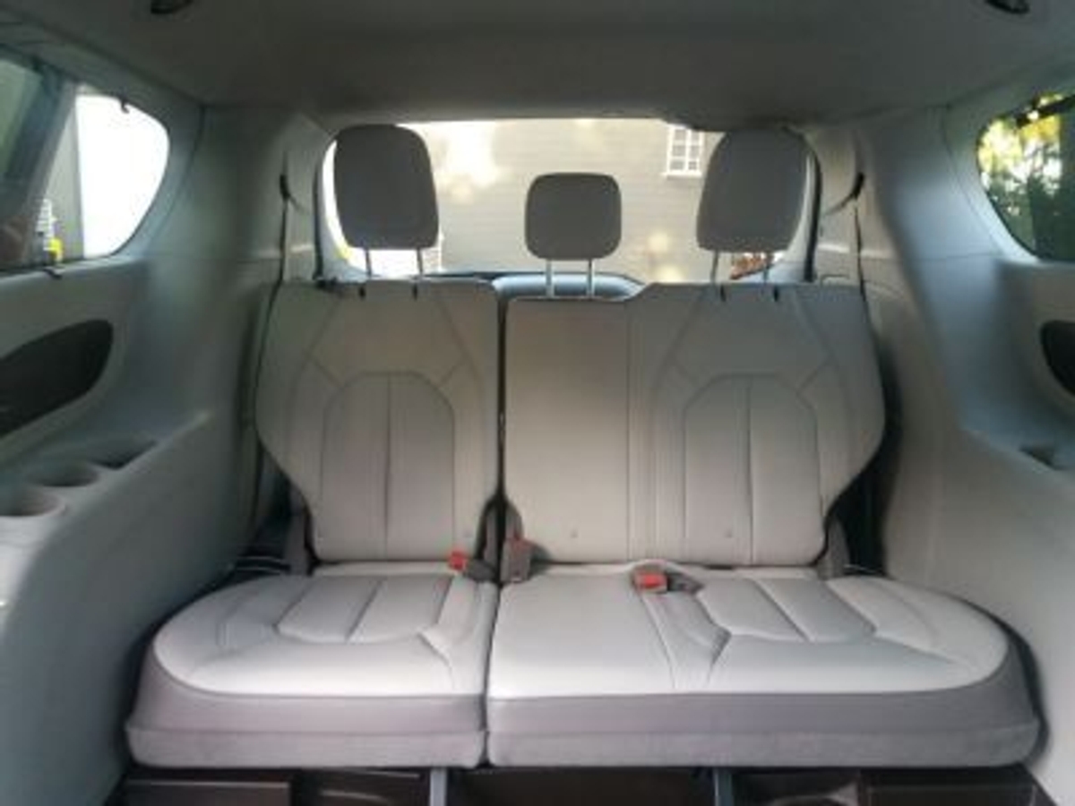 Red Chrysler Pacifica image number 7