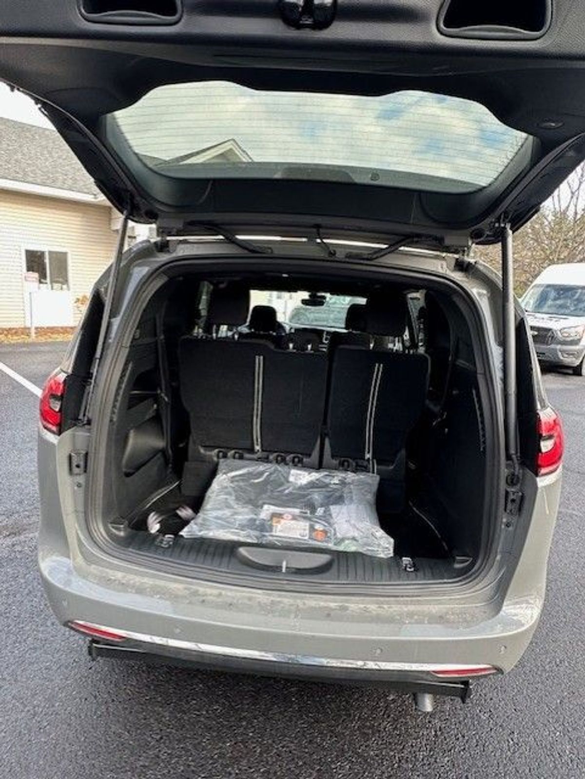 2024 CHRYSLER PACIFICA - Image 8