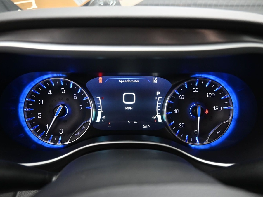 Black Chrysler Voyager image number 12