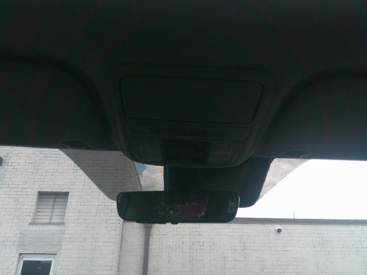 Black Honda Odyssey image number 13