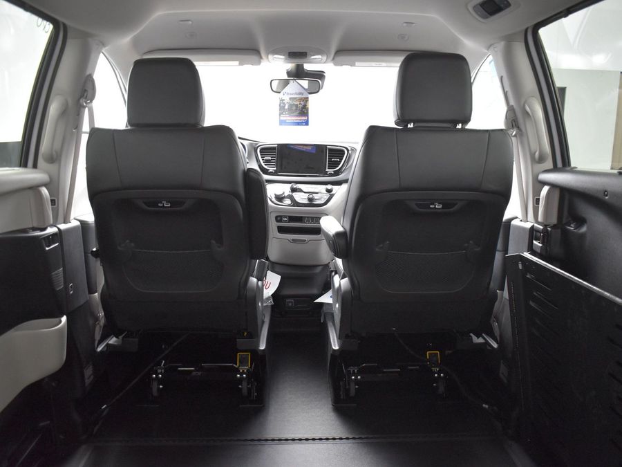 Used 2023 Chrysler Pacifica Touring L - BraunAbility Side Entry Entry Fold Out Automatic Ramp