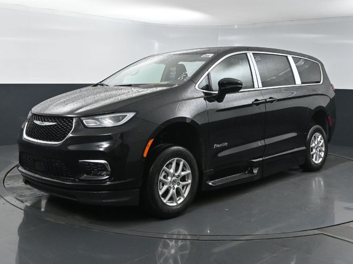 2025 CHRYSLER PACIFICA - Image 4