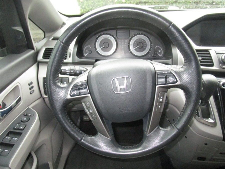Used 2015 Honda Odyssey Touring Elite - VMI Side Entry Entry In Floor Automatic Ramp