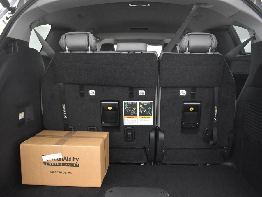 New 2025 Toyota Sienna Hybrid XLE Base - BraunAbility Side Entry Entry In Floor Automatic Ramp