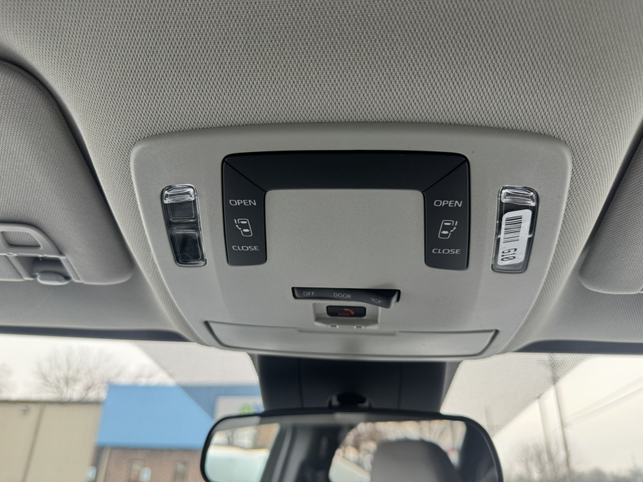 2025 TOYOTA SIENNA - Image 8