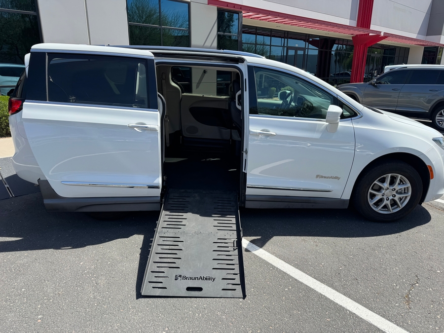 Used 2020 Chrysler Pacifica Touring L - BraunAbility Side Entry Entry Fold Out Manual Ramp