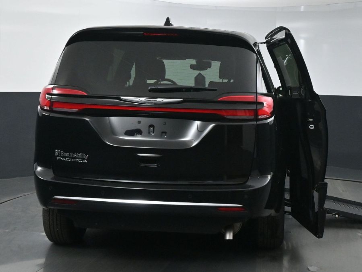 2025 CHRYSLER PACIFICA - Image 6