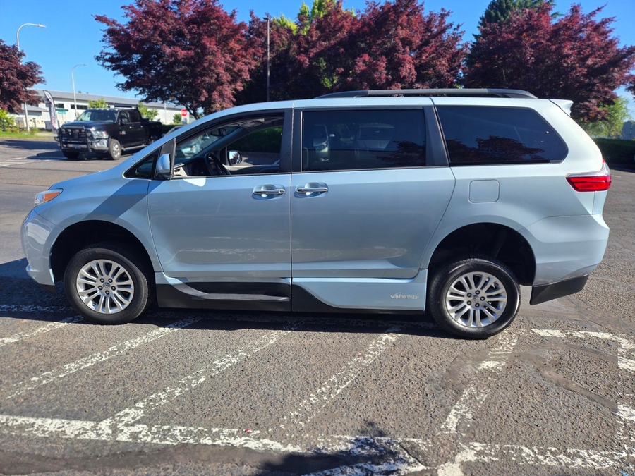 Used 2015 Toyota Sienna XLE - VMI Side Entry Entry In Floor Automatic Ramp