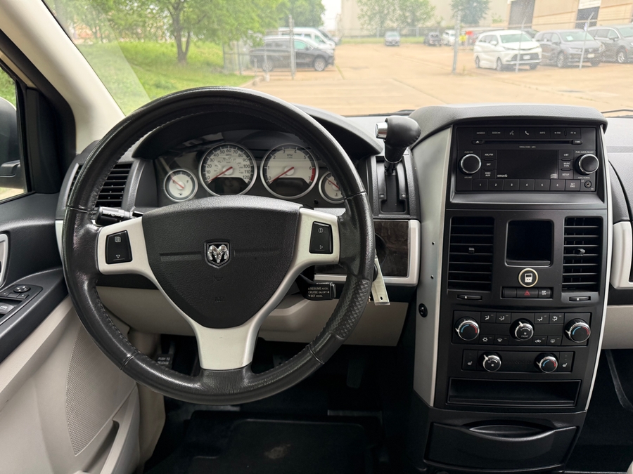 Used 2010 Dodge Grand Caravan SXT - BraunAbility Side Entry Entry Fold Out Automatic Ramp