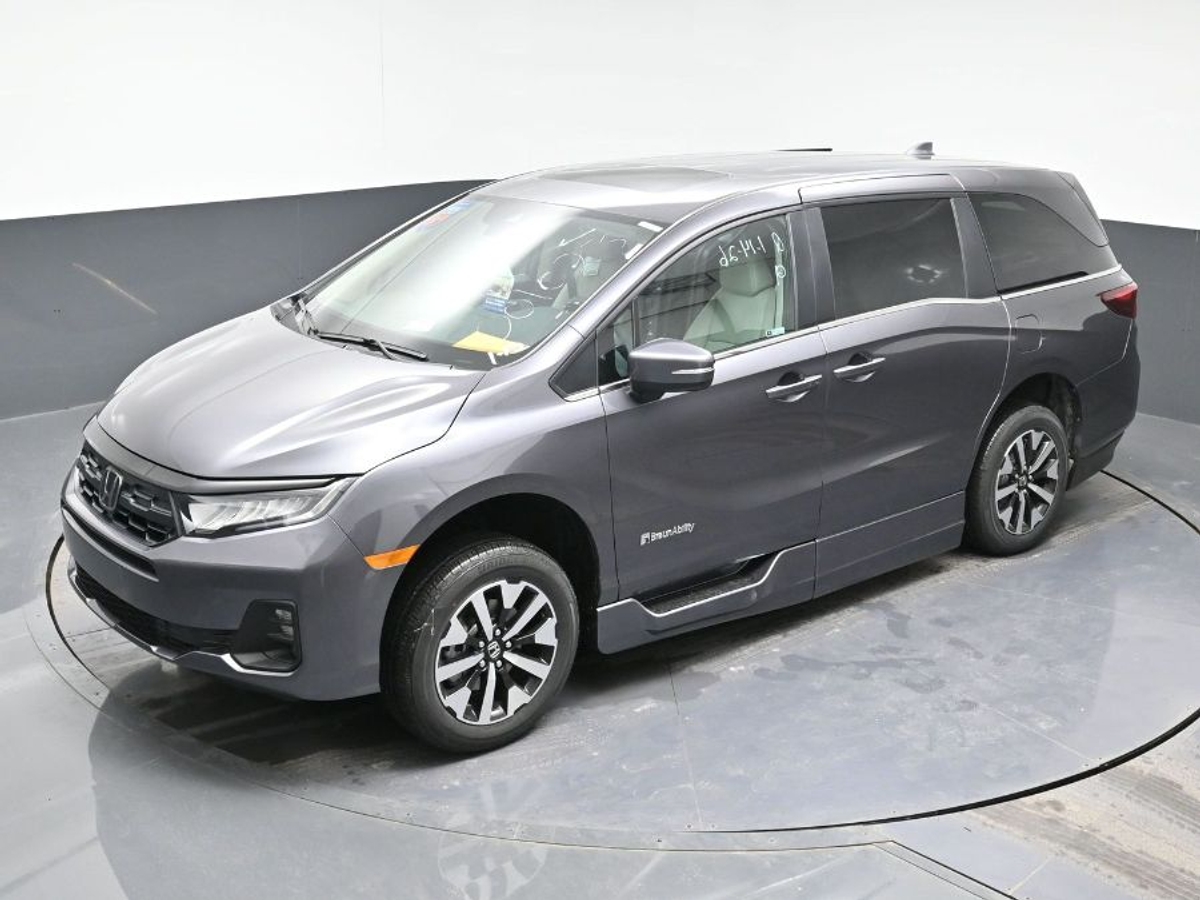 Grey Honda Odyssey image number 23