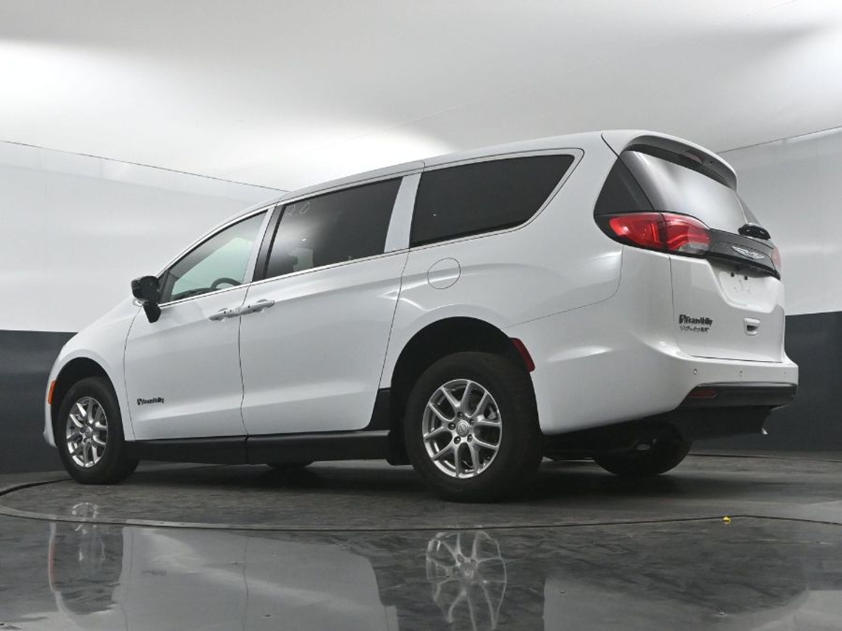 2025 CHRYSLER VOYAGER - Image 21