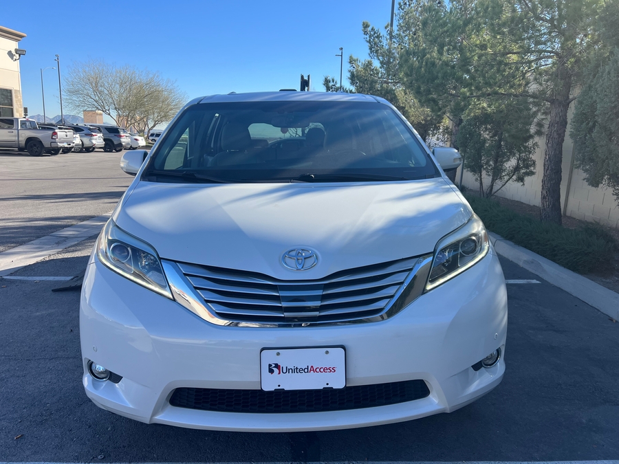 Used 2015 Toyota Sienna Limited - BraunAbility Side Entry Entry In Floor Automatic Ramp