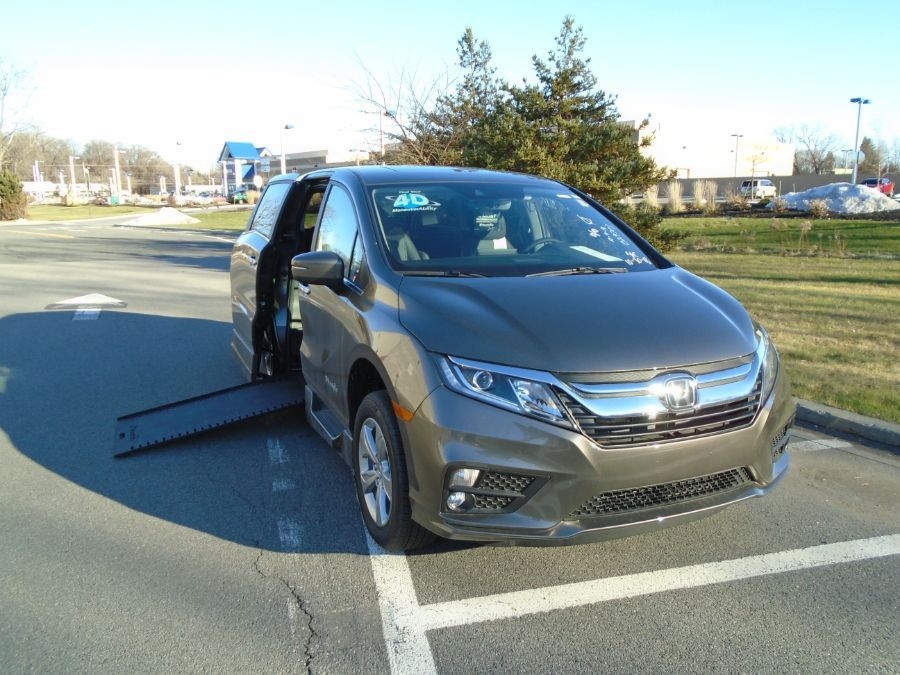 Grey Honda Odyssey with Side Entry Automatic In Floor ramp