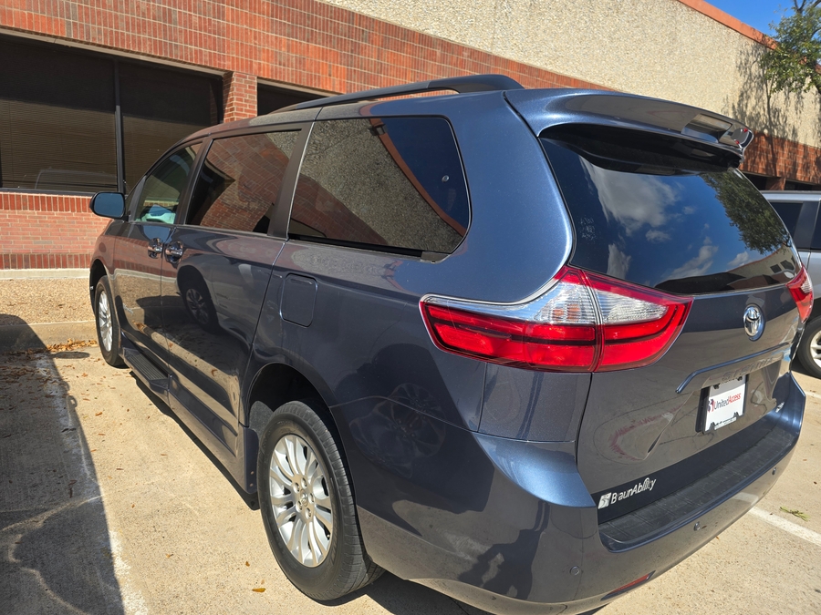Used 2017 Toyota Sienna XLE - BraunAbility Side Entry Entry Fold Out Automatic Ramp