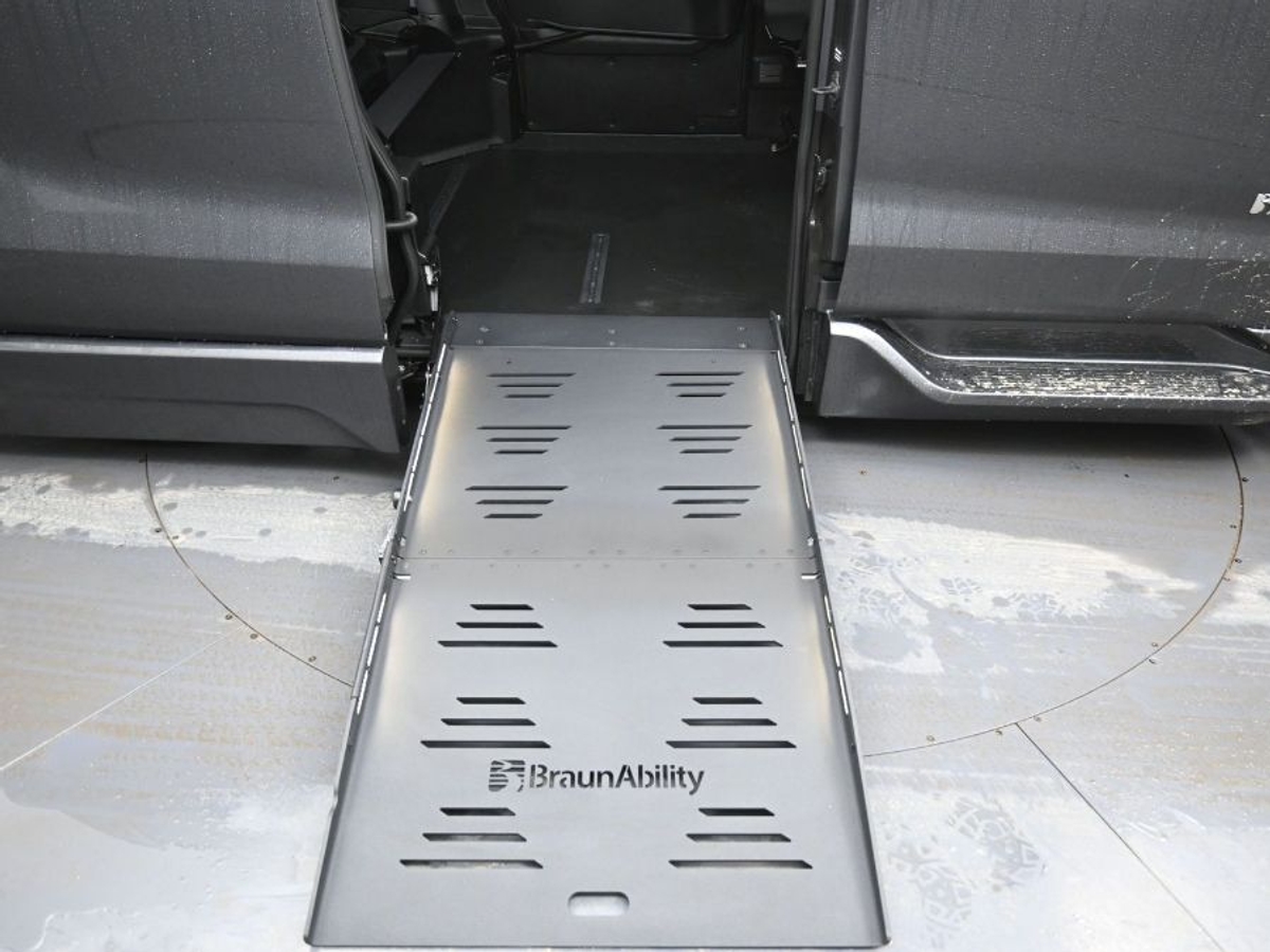 2025 TOYOTA SIENNA - Image 11