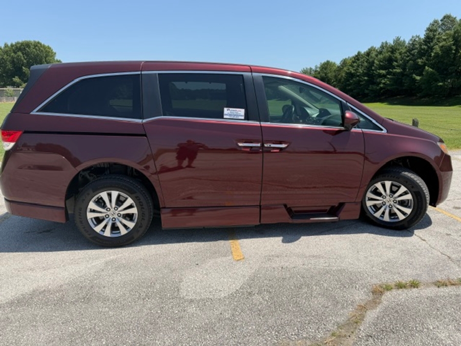 Used 2016 Honda Odyssey EX-L - RLX Side Entry In Floor Automatic Ramp