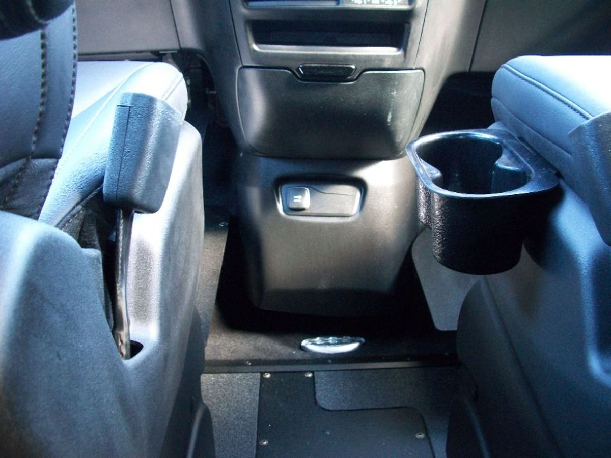 Grey Chrysler Pacifica image number 25