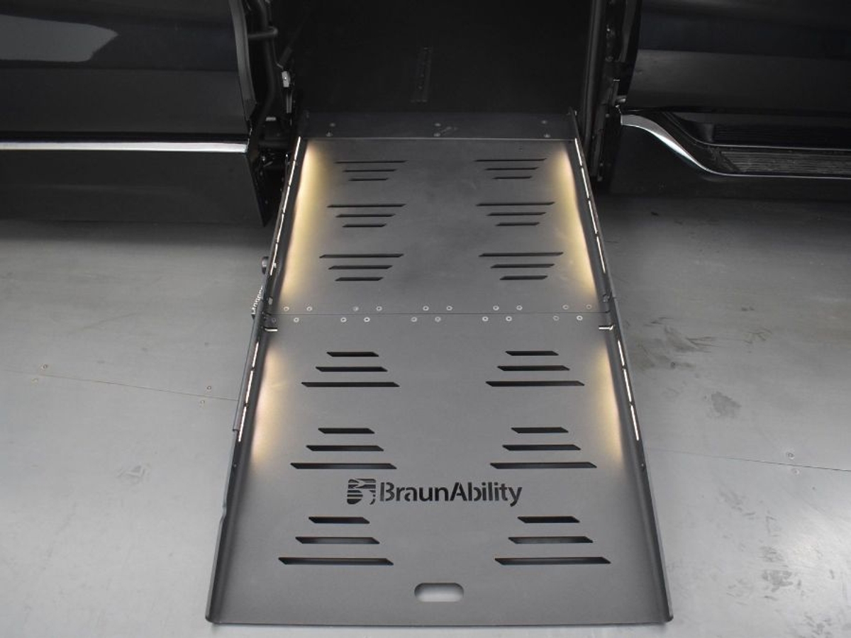 2025 TOYOTA SIENNA - Image 11