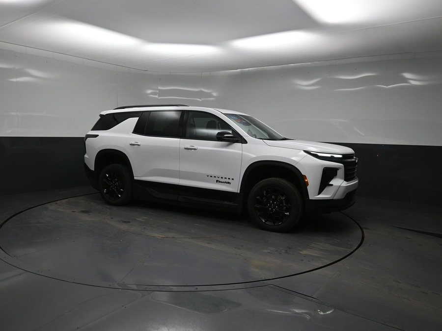 New 2026 Chevrolet Traverse 1LT Midnight - BraunAbility Side Entry In Floor Automatic Ramp