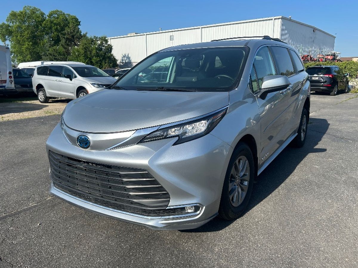 2023 TOYOTA SIENNA - Image 7