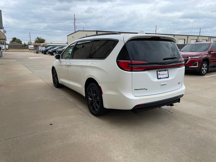 Used 2022 Chrysler Pacifica Touring L - AMS Side Entry Fold Out Automatic Ramp
