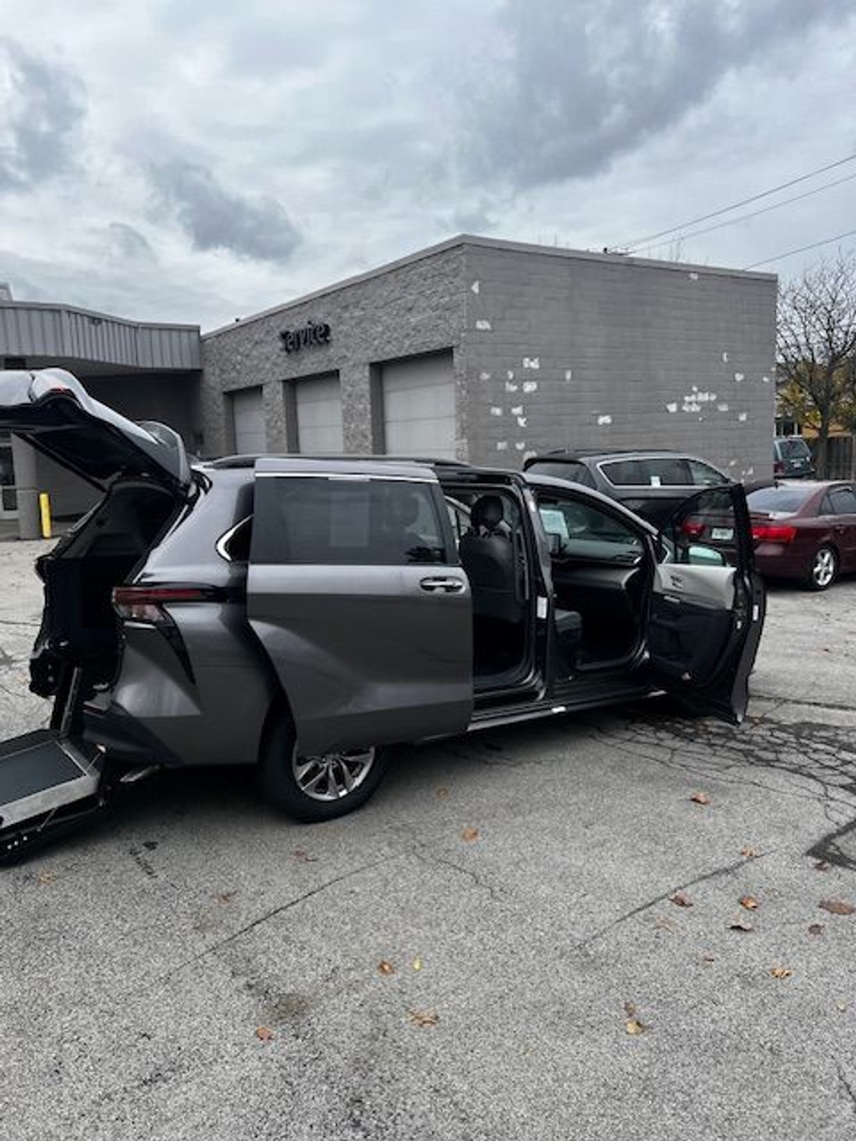 2024 TOYOTA SIENNA - Image 10