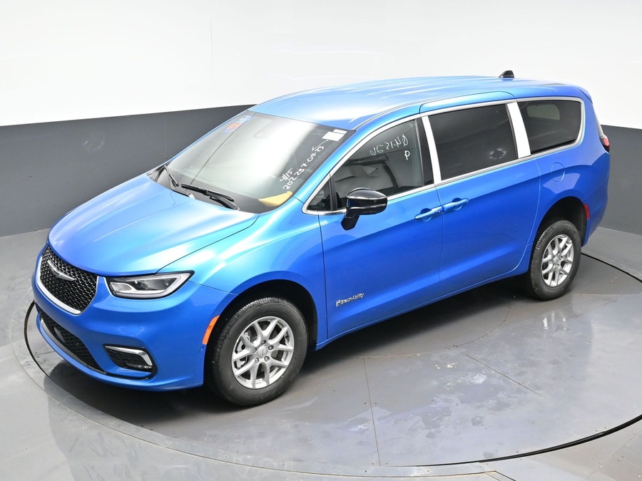 Blue Chrysler Pacifica image number 8