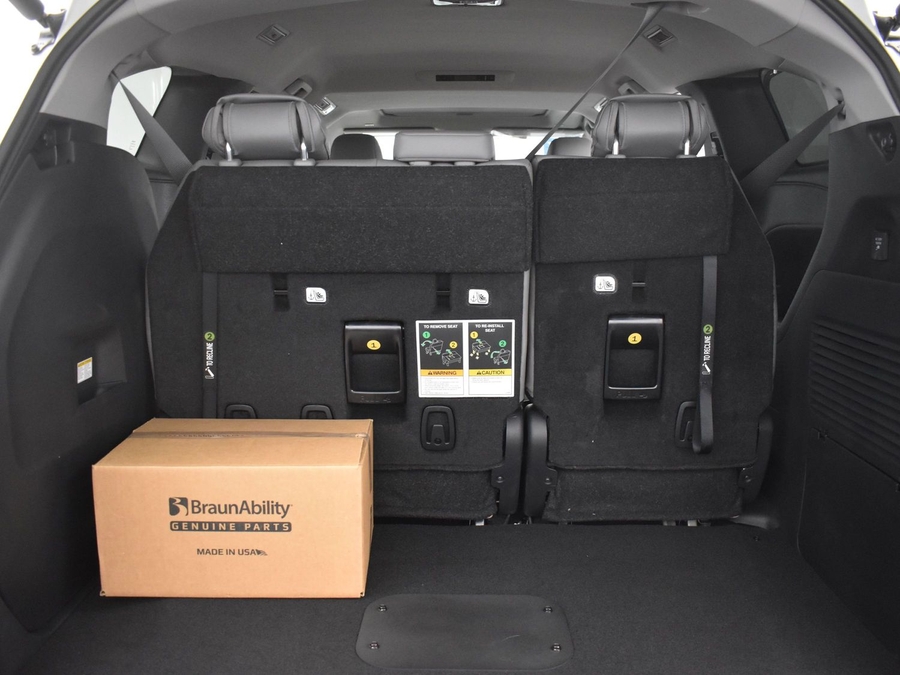 New 2025 Toyota Sienna Hybrid XLE Plus - BraunAbility Side Entry Entry In Floor Automatic Ramp