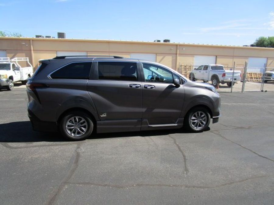 Used 2023 Toyota Sienna Hybrid XLE Base - VMI Side Entry Entry In Floor Automatic Ramp