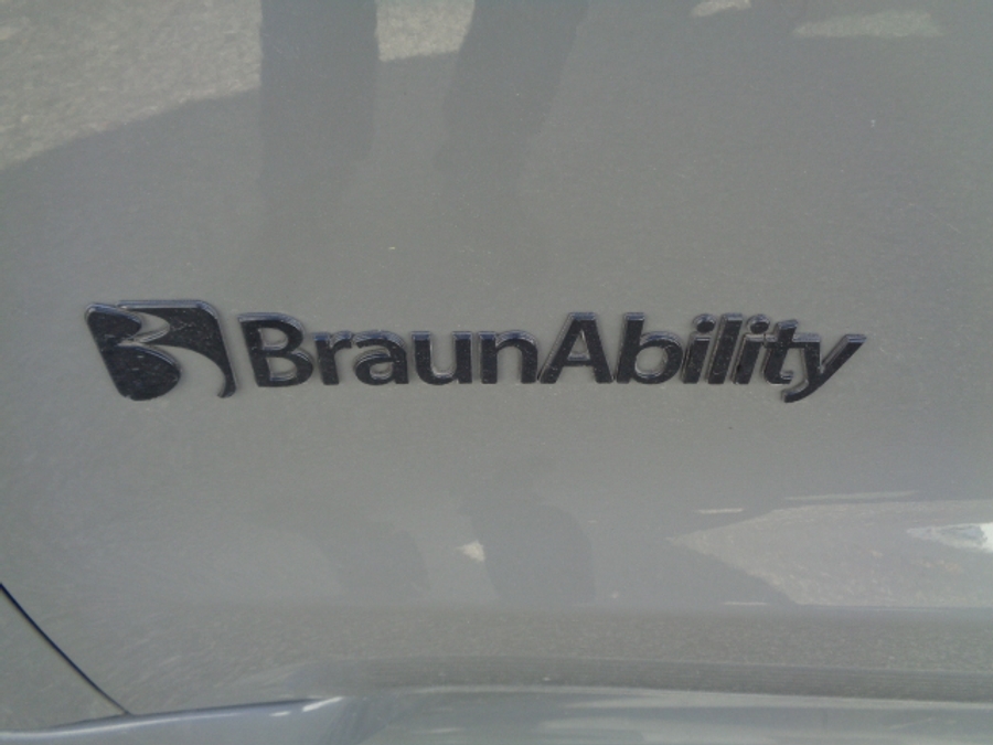 Used 2023 Chrysler Pacifica Touring L - BraunAbility Side Entry Entry Fold Out Automatic Ramp