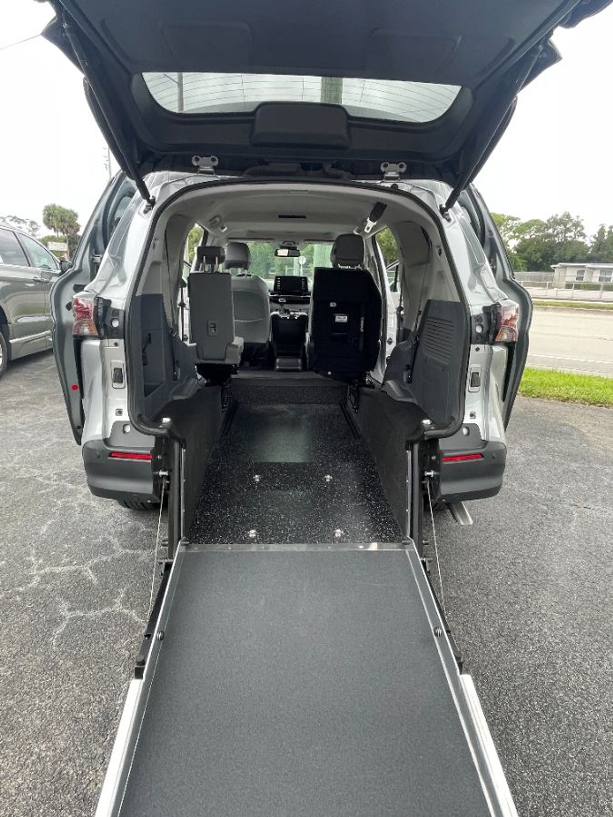 2024 TOYOTA SIENNA - Image 13