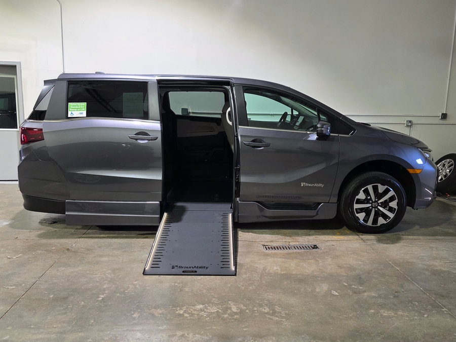 2026 Honda Odyssey EX-L's photo