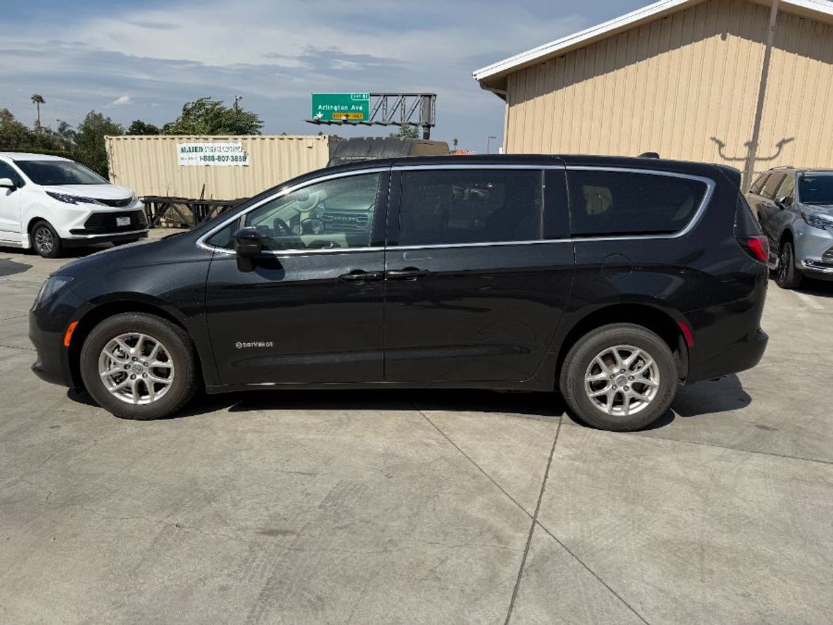 2024 CHRYSLER VOYAGER - Image 4