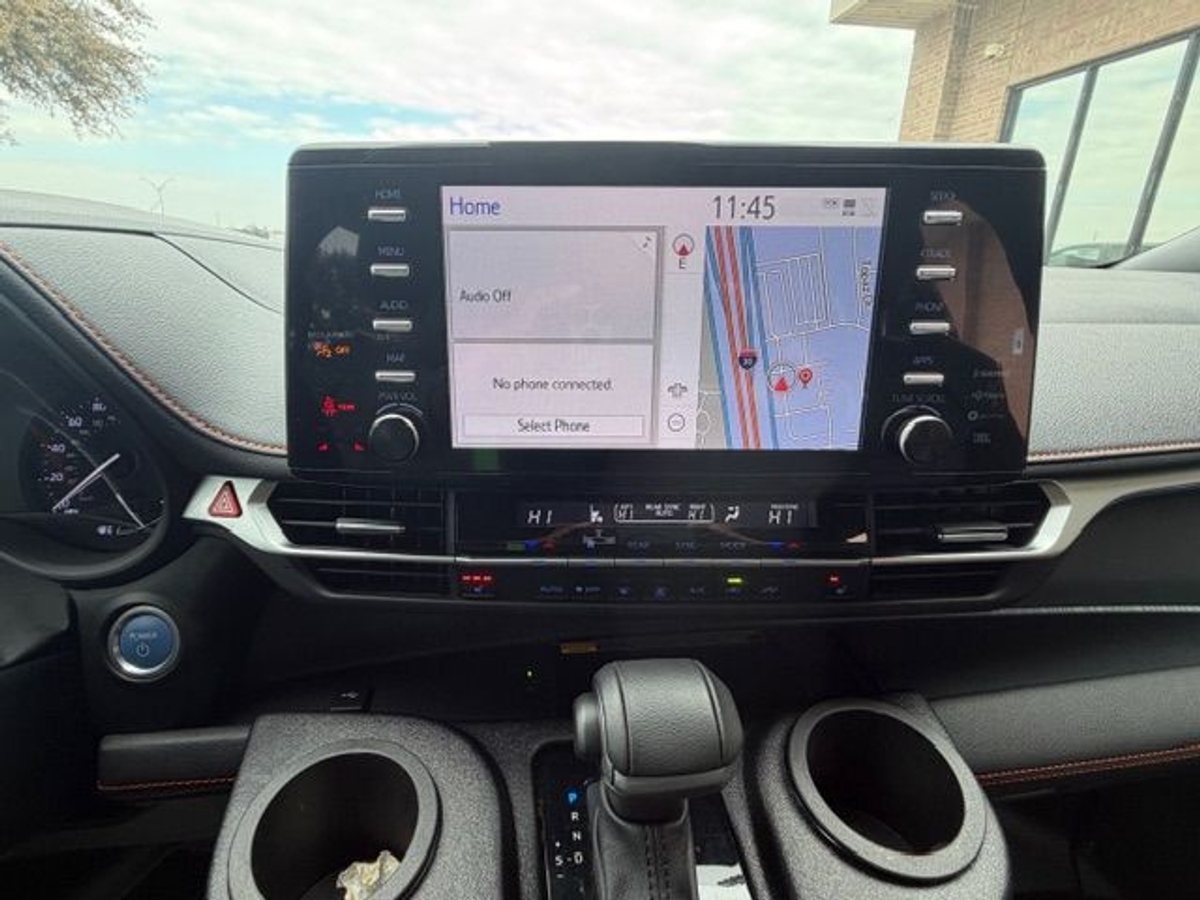 2024 TOYOTA SIENNA - Image 8