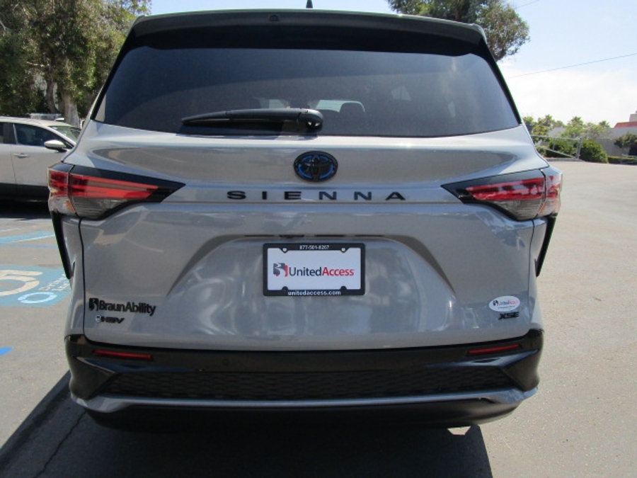 New 2026 Toyota Sienna Hybrid XSE Sport - BraunAbility Side Entry Entry Fold Out Automatic Ramp