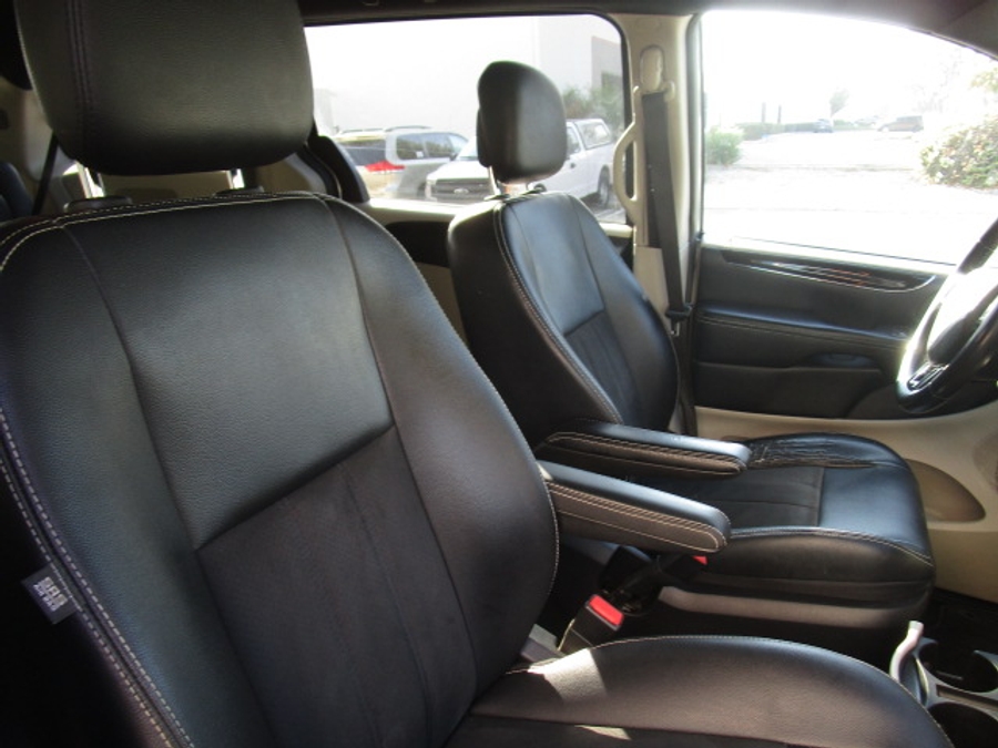 Used 2019 Dodge Grand Caravan SXT - VMI Side Entry Entry Fold Out Automatic Ramp