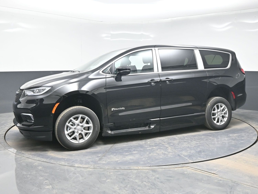 Black Chrysler Pacifica with Side Entry Automatic Fold Out ramp