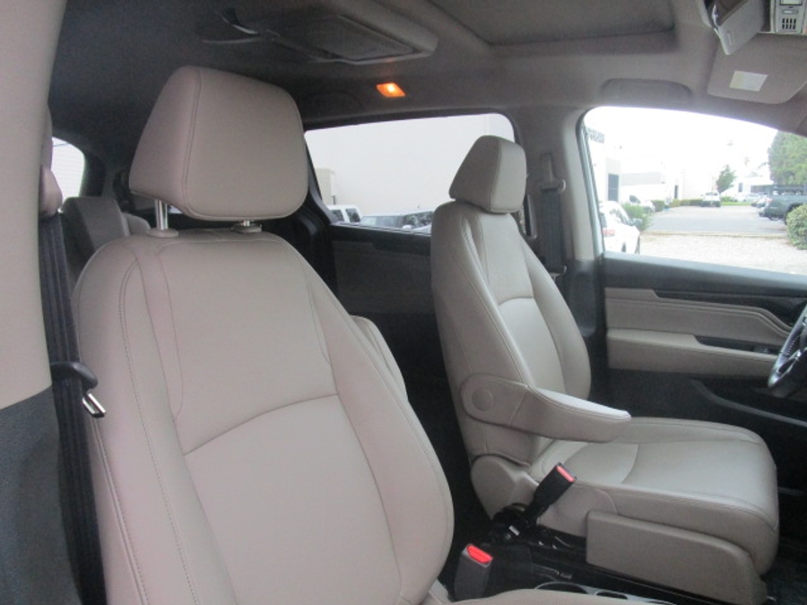 Used 2022 Honda Odyssey Touring - VMI Side Entry Entry In Floor Automatic Ramp