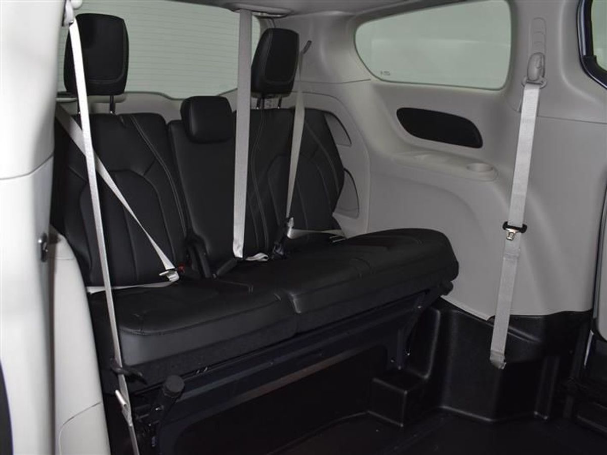 2023 CHRYSLER PACIFICA - Image 16