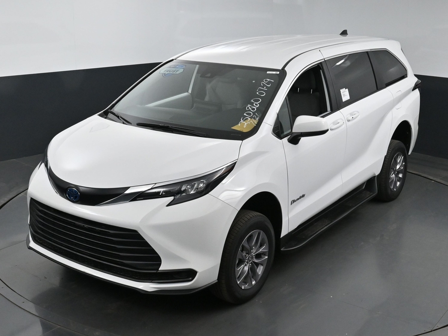 New 2025 Toyota Sienna Hybrid LE - BraunAbility Commercial Rear Entry Entry Fold Out Manual Ramp